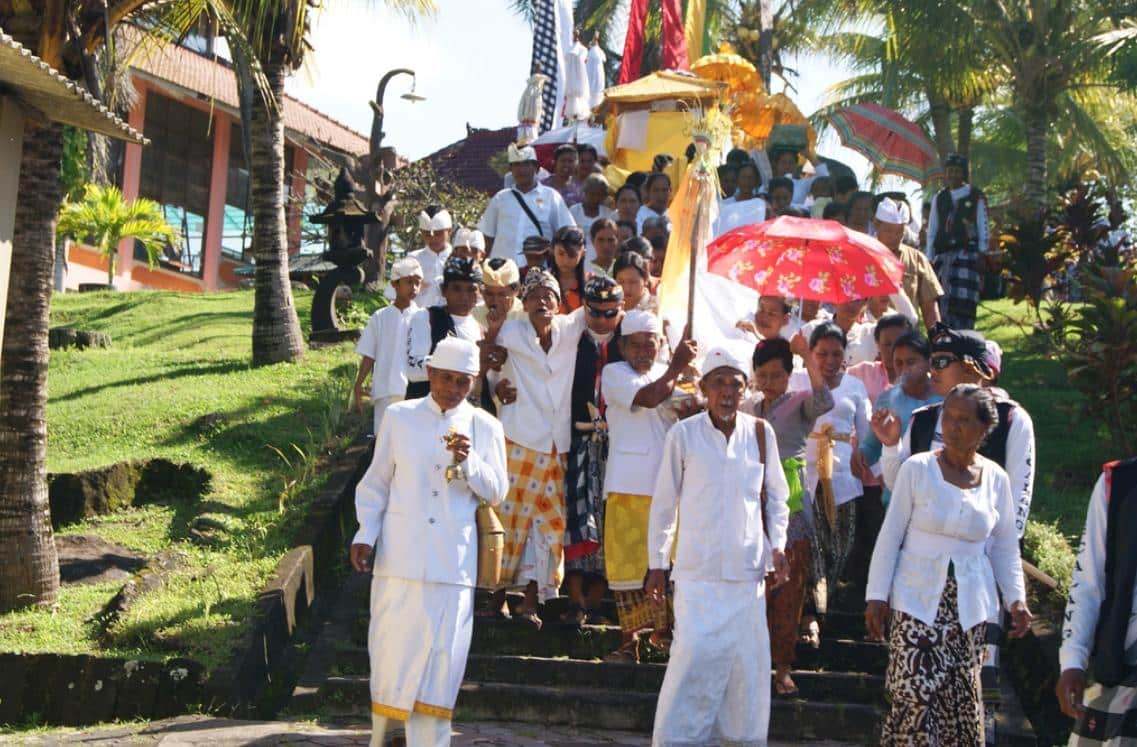 Aktivitas di Pantai Soka