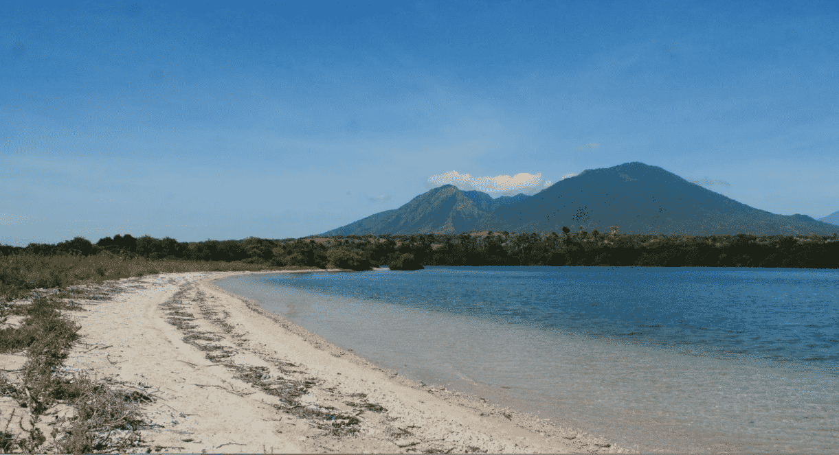 Keindahan Tersembunyi dari Pantai Bilik