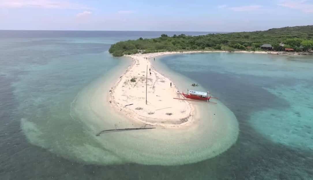 Berkunjung ke dua pulau terdekat