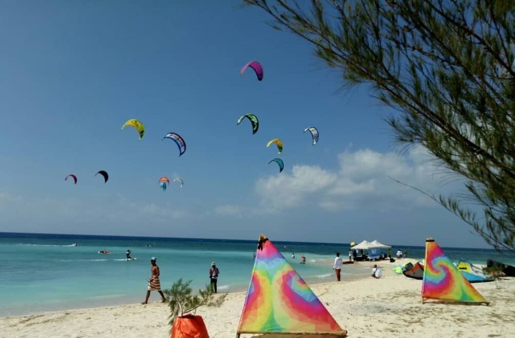 Kite Surfing Pantai Pulau Tabuhan