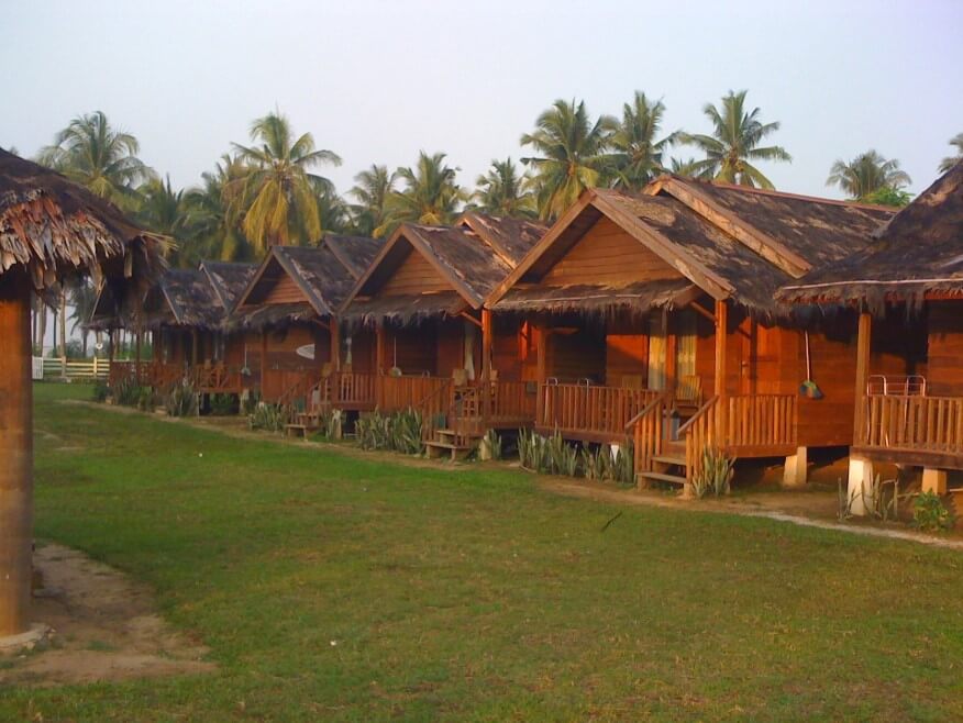 Memiliki Penginapan di Area Pantai