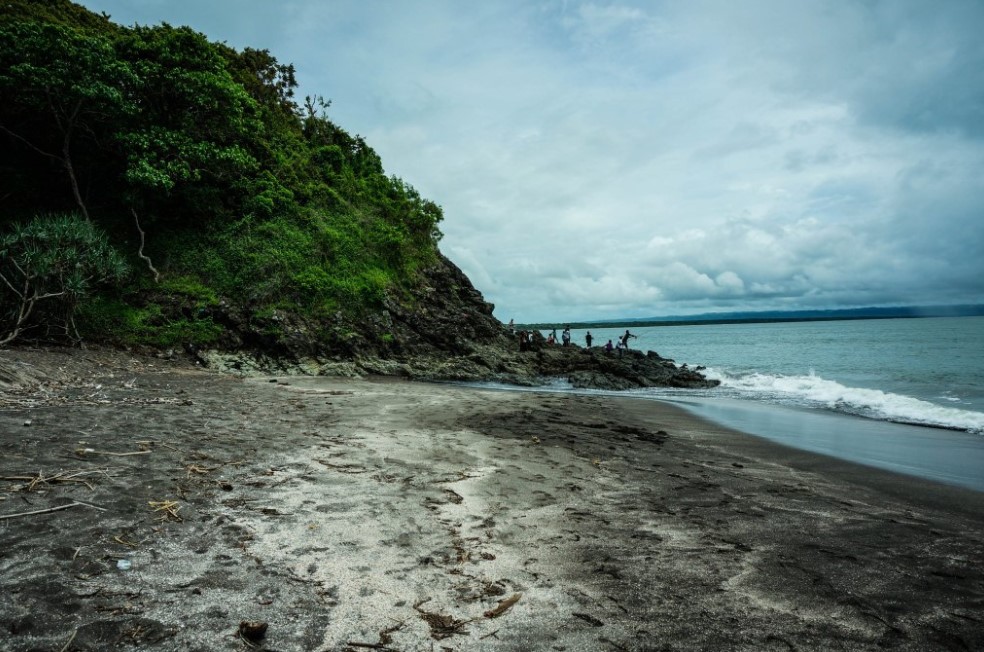 Pasir Hitam Pantai Gradjagan