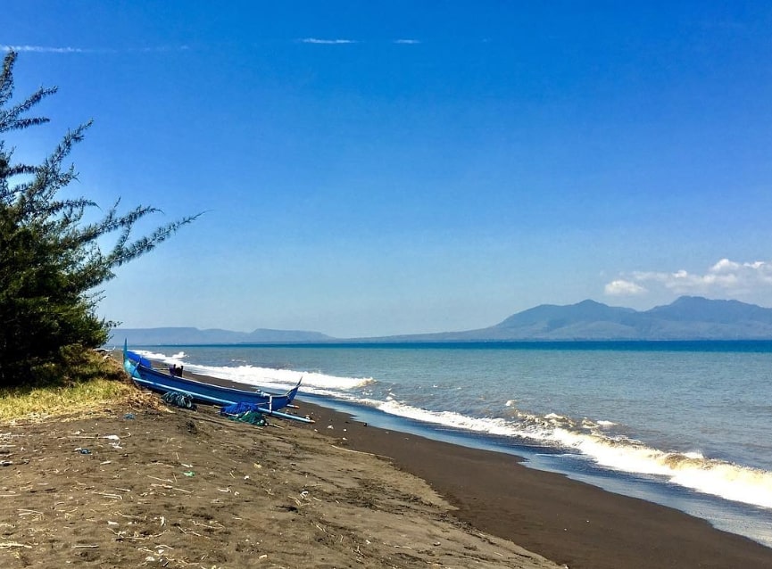 Spot Berenang Pantai Cemara