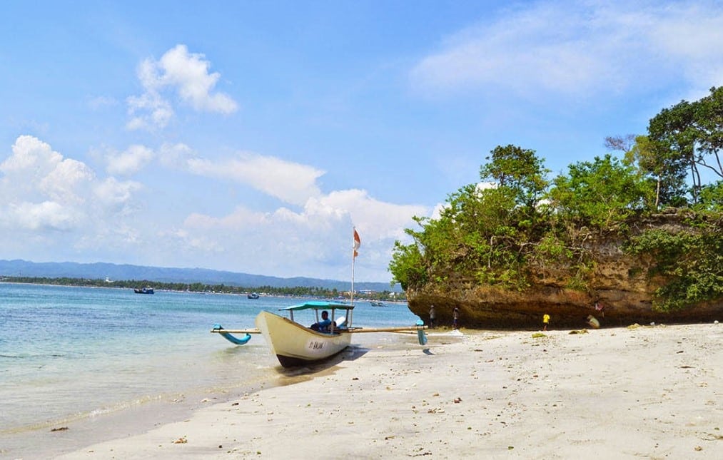 Spot Foto Cantik Pantai Legok Jawa