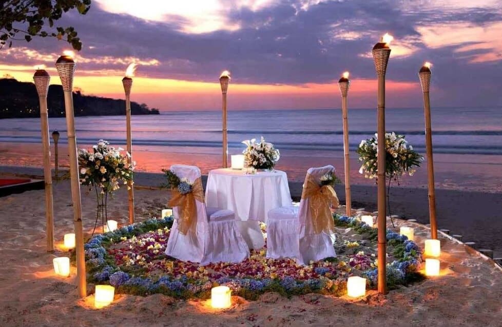 Makan Malam Romantis Pantai Jimbaran