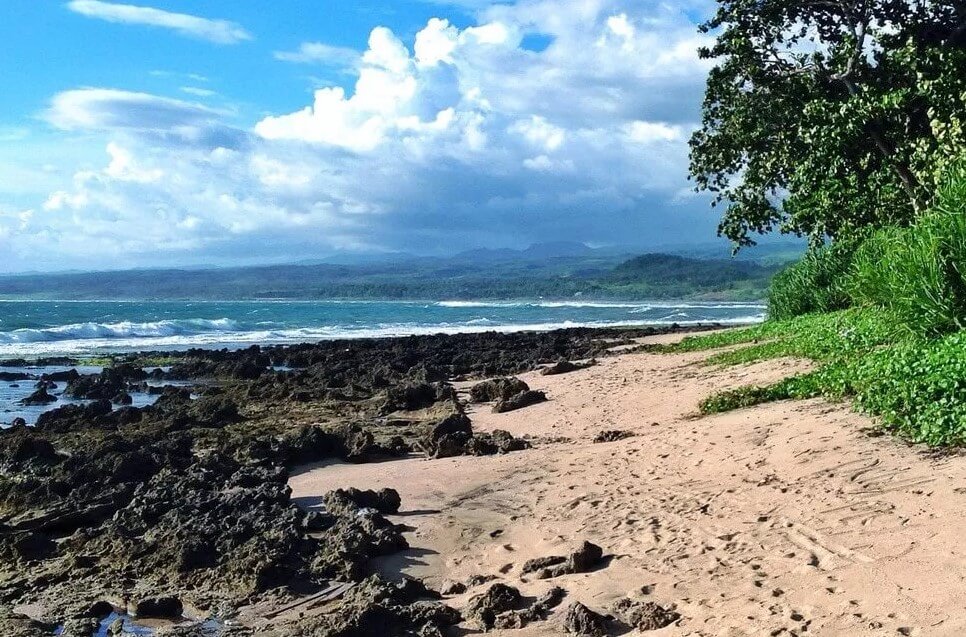 Pasir Putih Pantai Rancabuaya