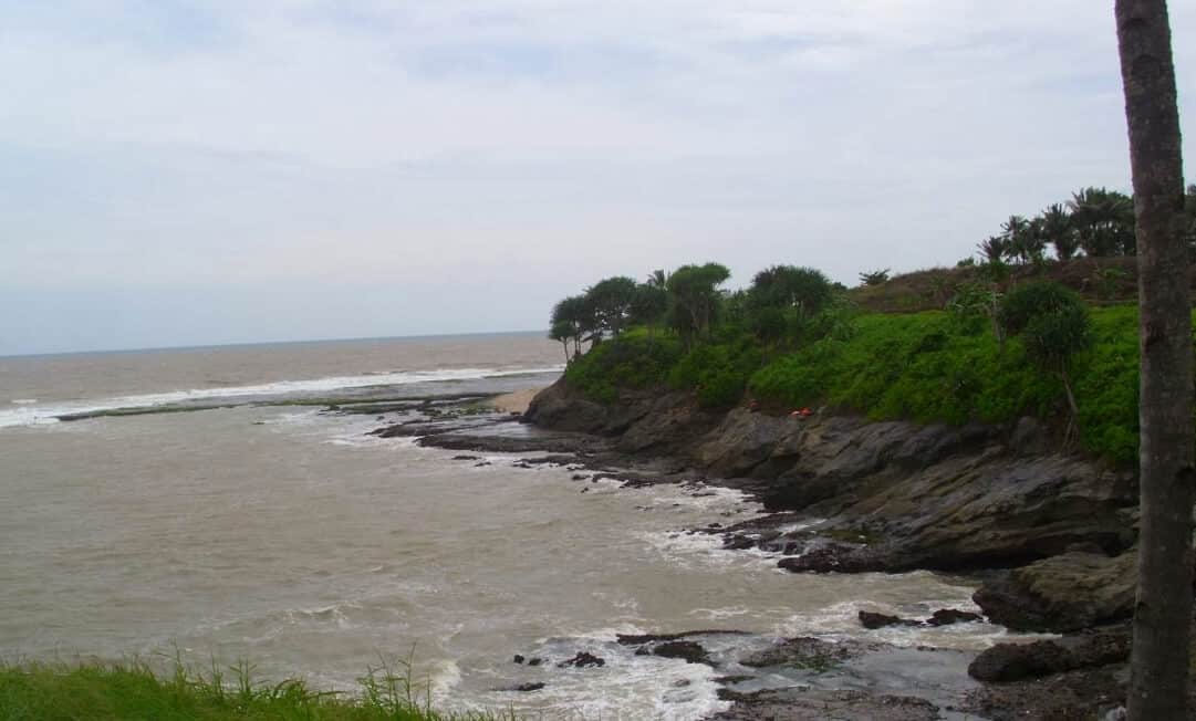 Tebing Pantai Karapyak