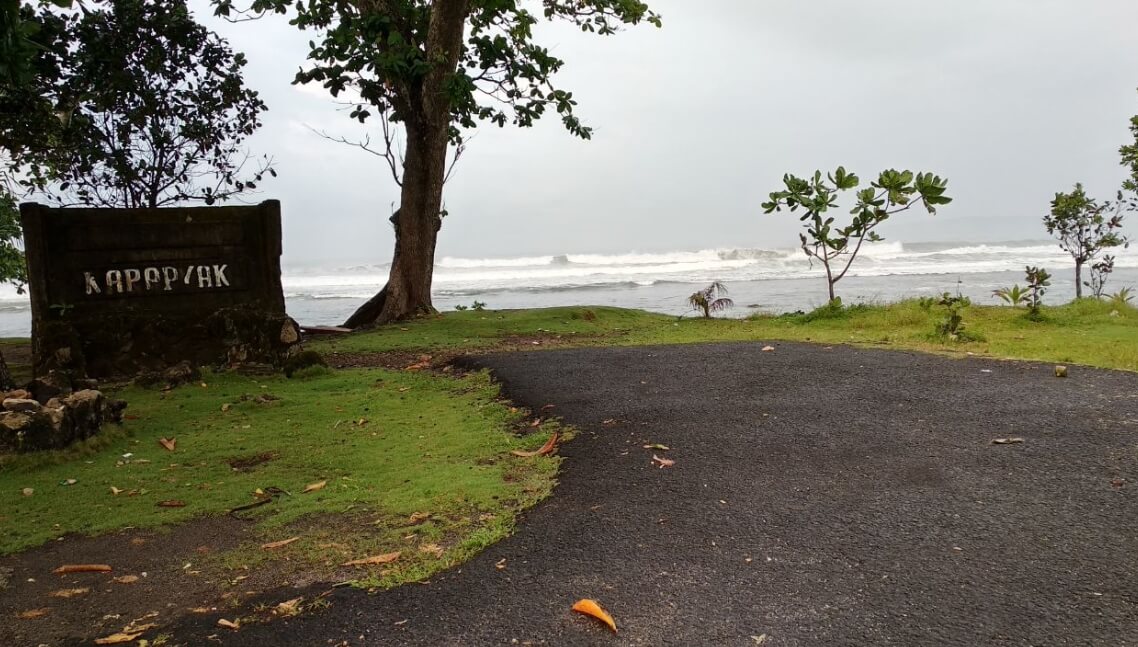 Yoga Pantai Karapyak