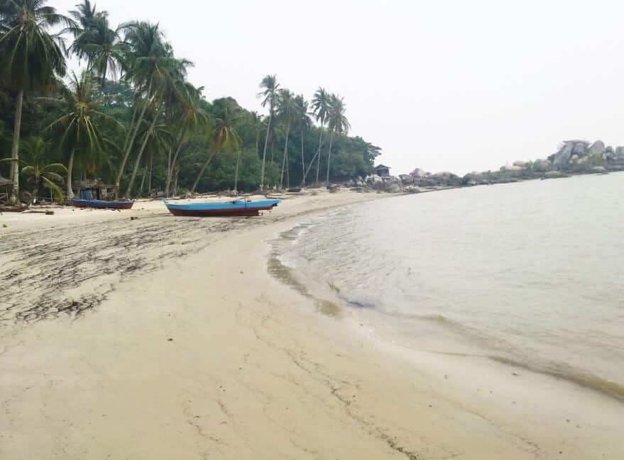 bersepeda di pantai solok timun