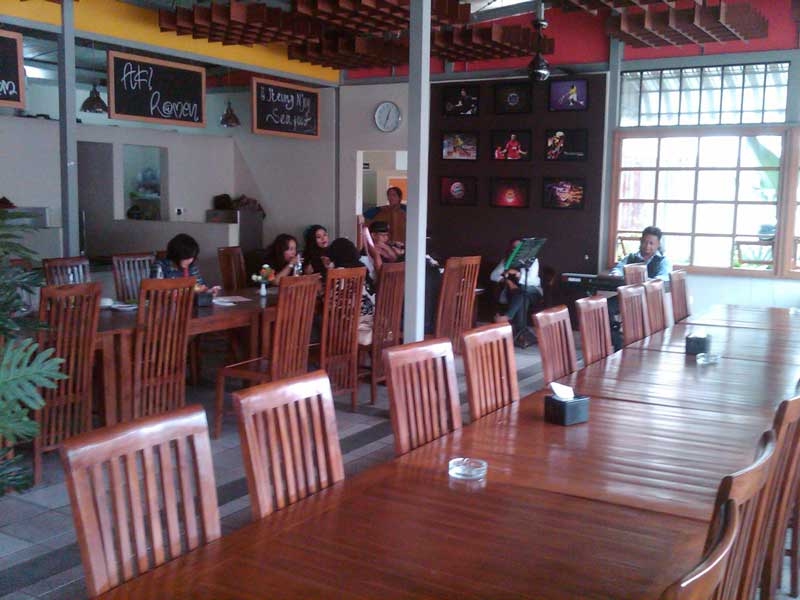 cafe kupu2 cimahi