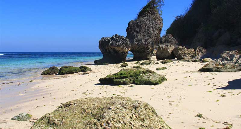 pantai geger kabupaten badung bali