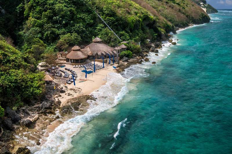 jalan ke pantai karma kandara