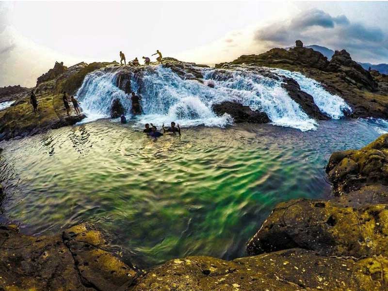 pantai wedi ombo balong kabupaten gunungkidul daerah istimewa yogyakarta