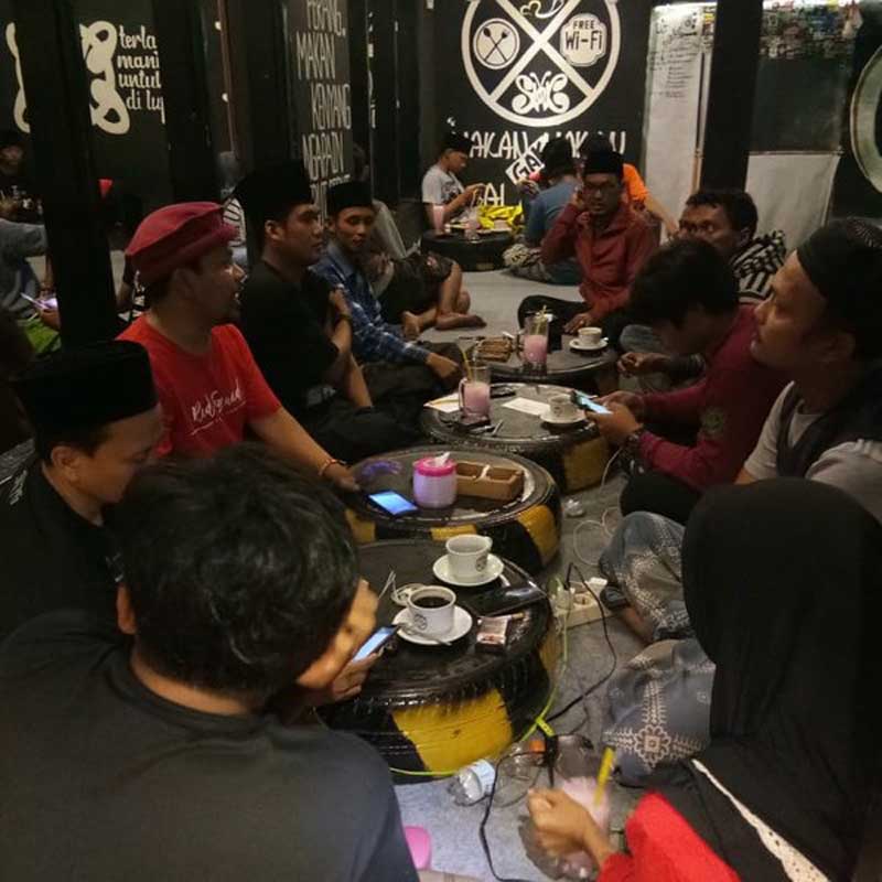 Cafe-Slankers-Kwanyar-cafe-di-madura