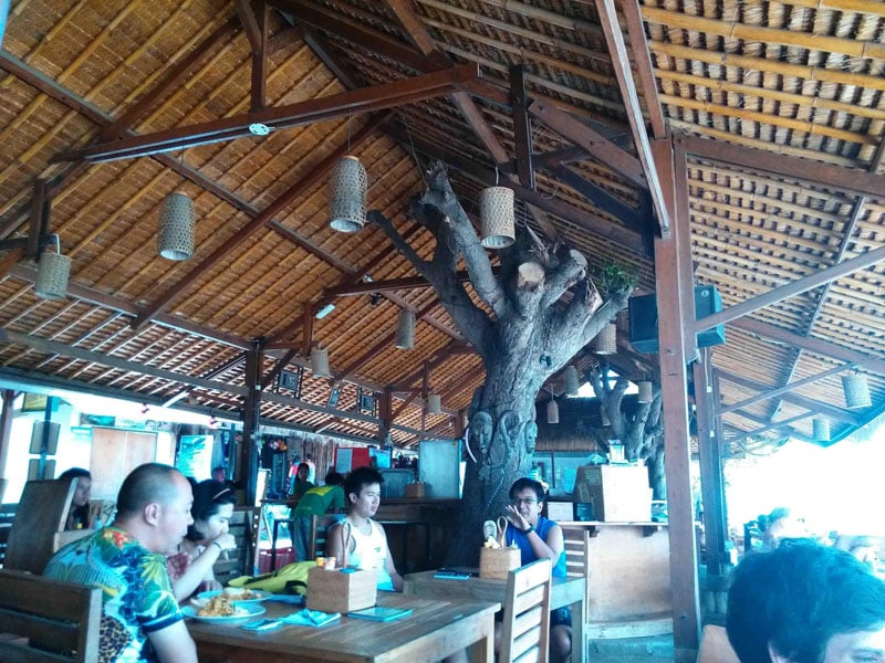 cafe di lombok banyak bule