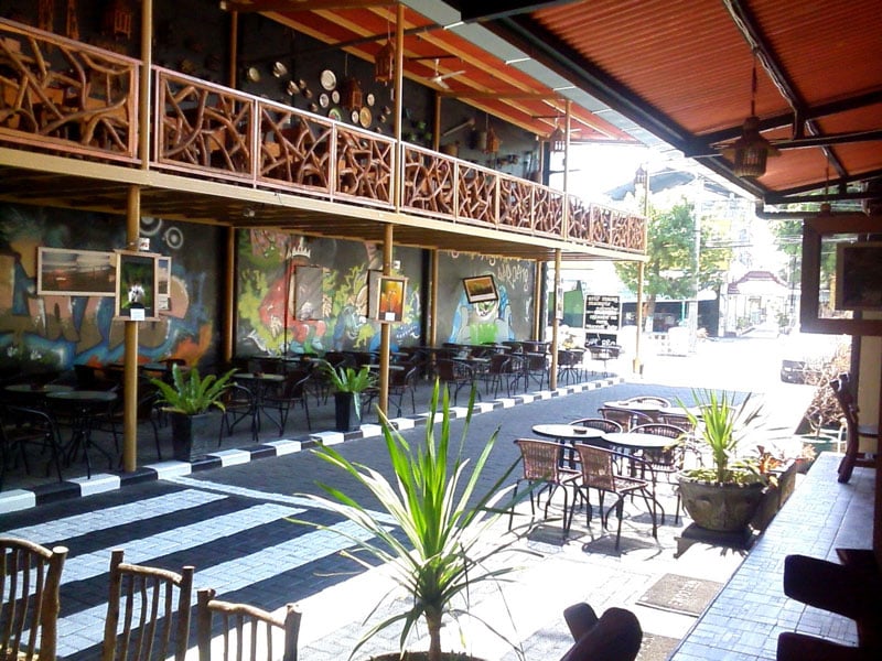 cafe di madiun bagus