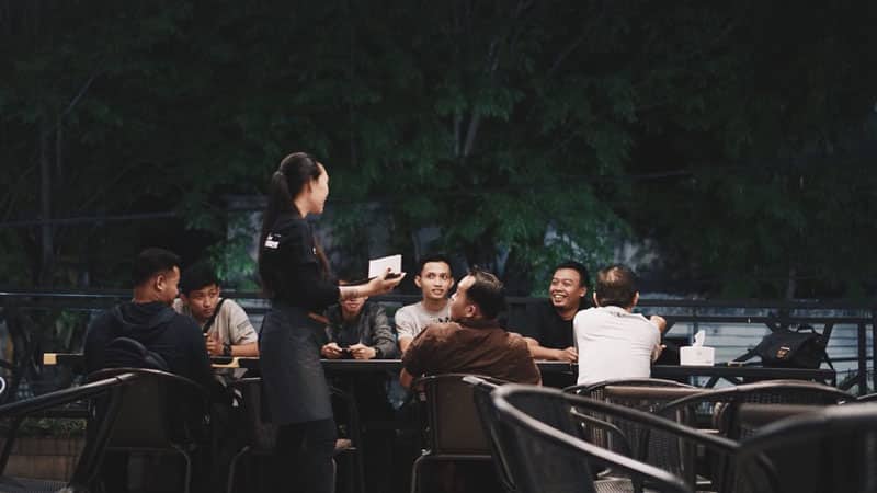 15+ Cafe di Madiun HIts, Murah, Romantis, dan Baru!