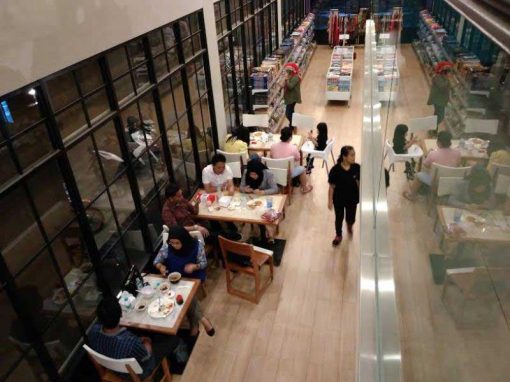 15+ Cafe di Makassar yang Murah, Ada Free Wifi dan Live Music