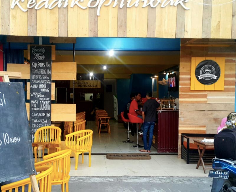 cafe cemara bengkulu