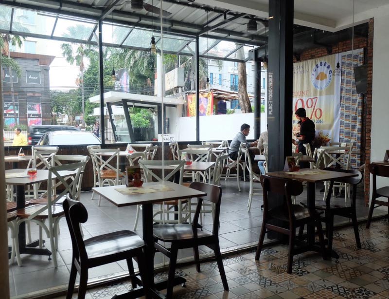 cafe di menteng central