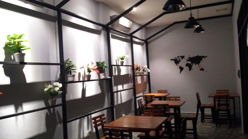 cafe koma bekasi