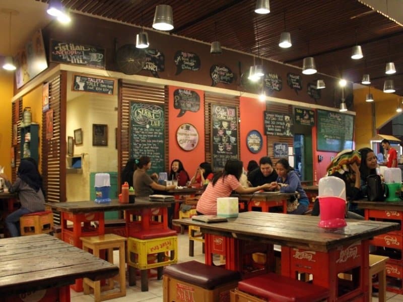 daftar cafe di harapan indah