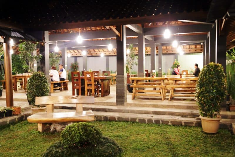 cafe asik lembang