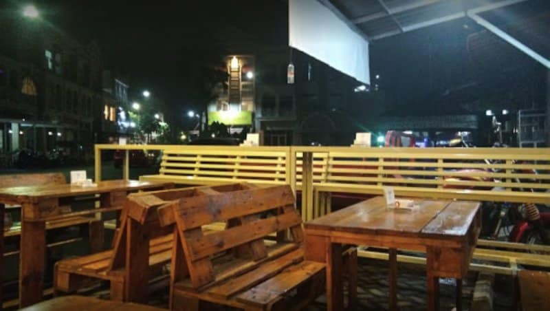 cafe di galaxy bekasi hits