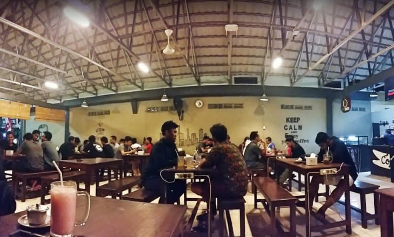 Mbledeq Cafe : Mbledeq Cafe Resto Di Gresik - Content ...