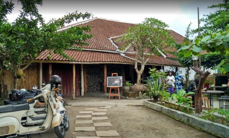 tempat nongkrong di jember kota