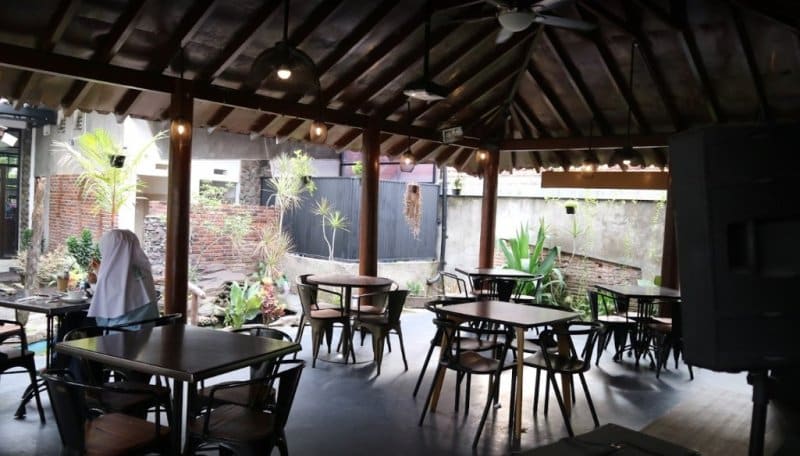 cafe tertutup di jombang