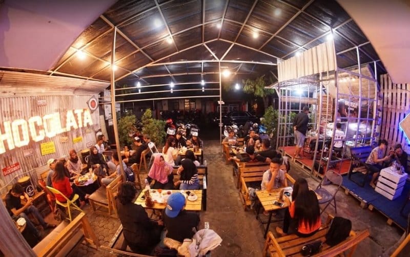 cafe di kediri lengkap