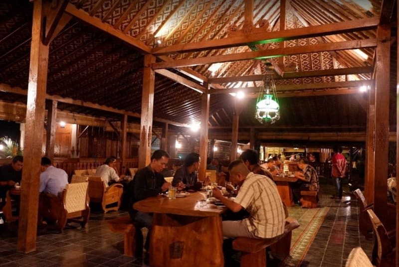 cafe romantis di klaten