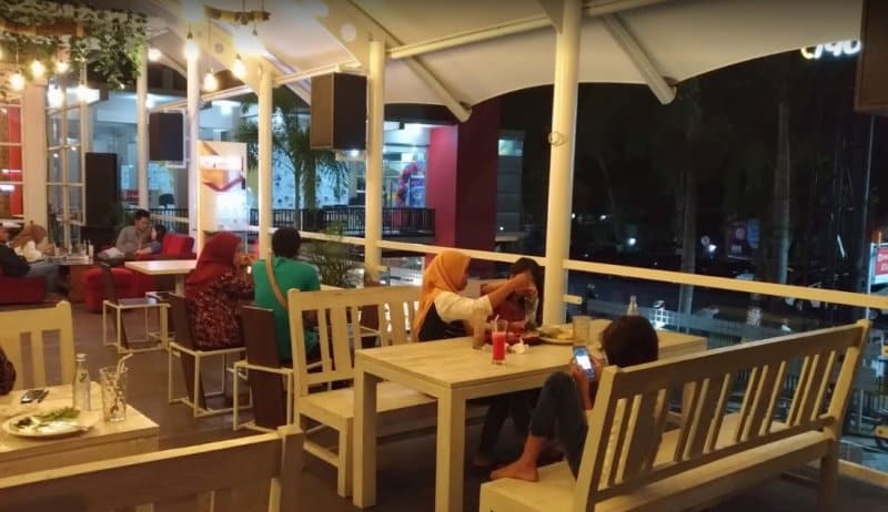 cafe di probolinggo lengkap