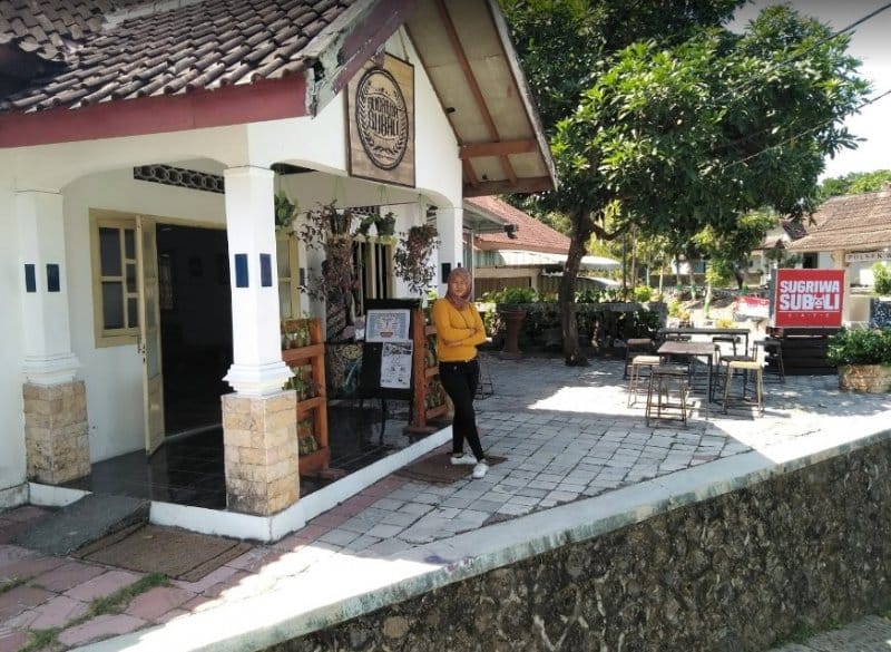 cafe di wates terbaru