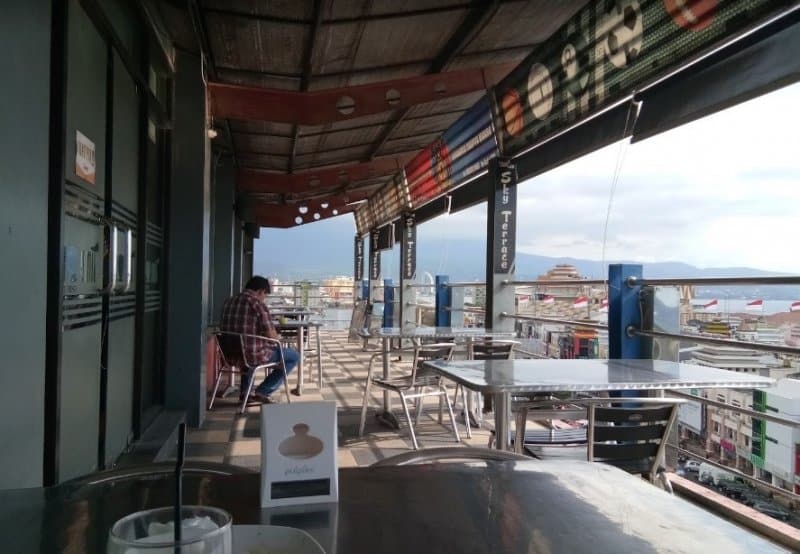 cafe di manado sejuk