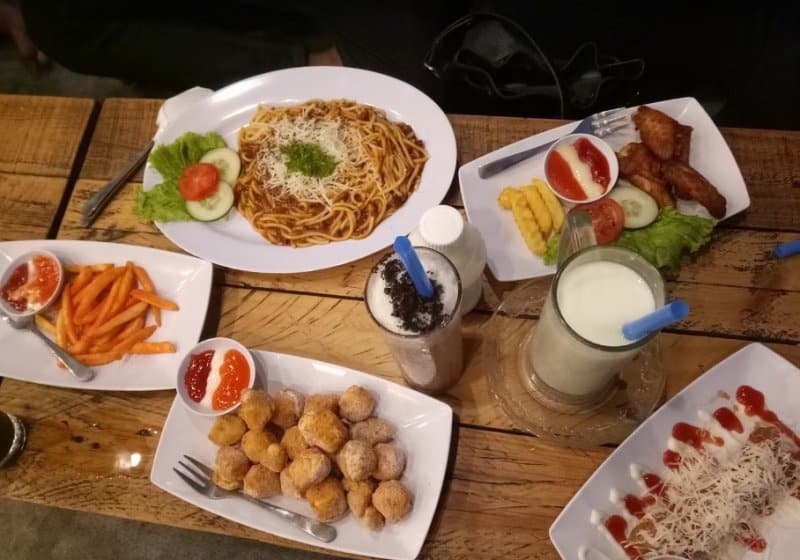 Cafe di sidoarjo paling lengkap