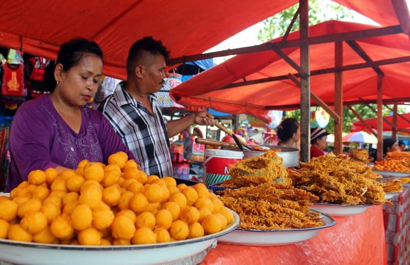 contoh makanan khas sumatera barat