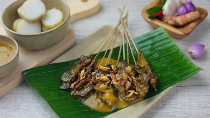 makanan khas minangkabau sumatera rendang