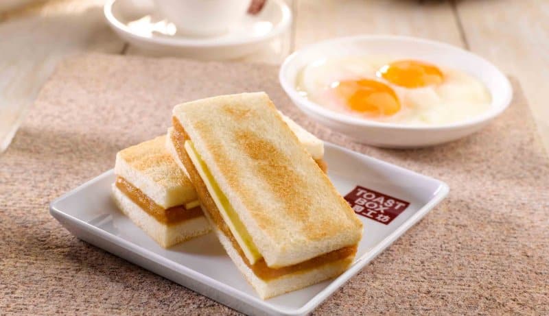 makanan khas singapura toast