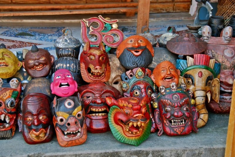 oleh-oleh tradisional masyarakat khas nepal